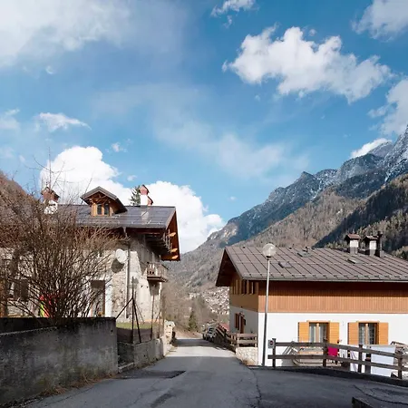 La Casa Di Bryan Piaia (San Tomaso Agordino, Belluno)