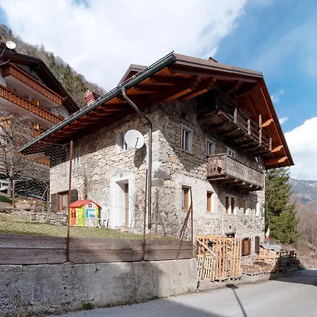 Lägenhet La Casa Di Bryan Piaia (San Tomaso Agordino, Belluno)