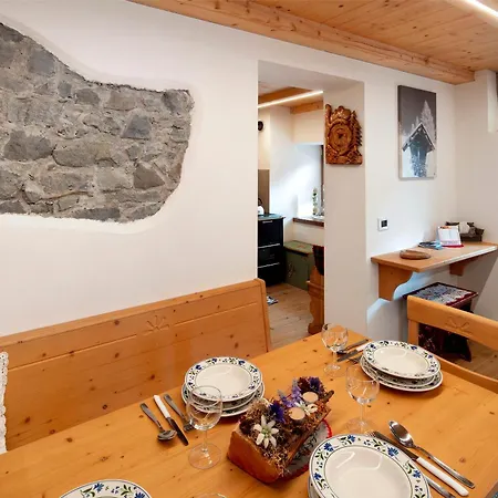 아파트 La Casa Di Bryan Piaia (San Tomaso Agordino, Belluno)